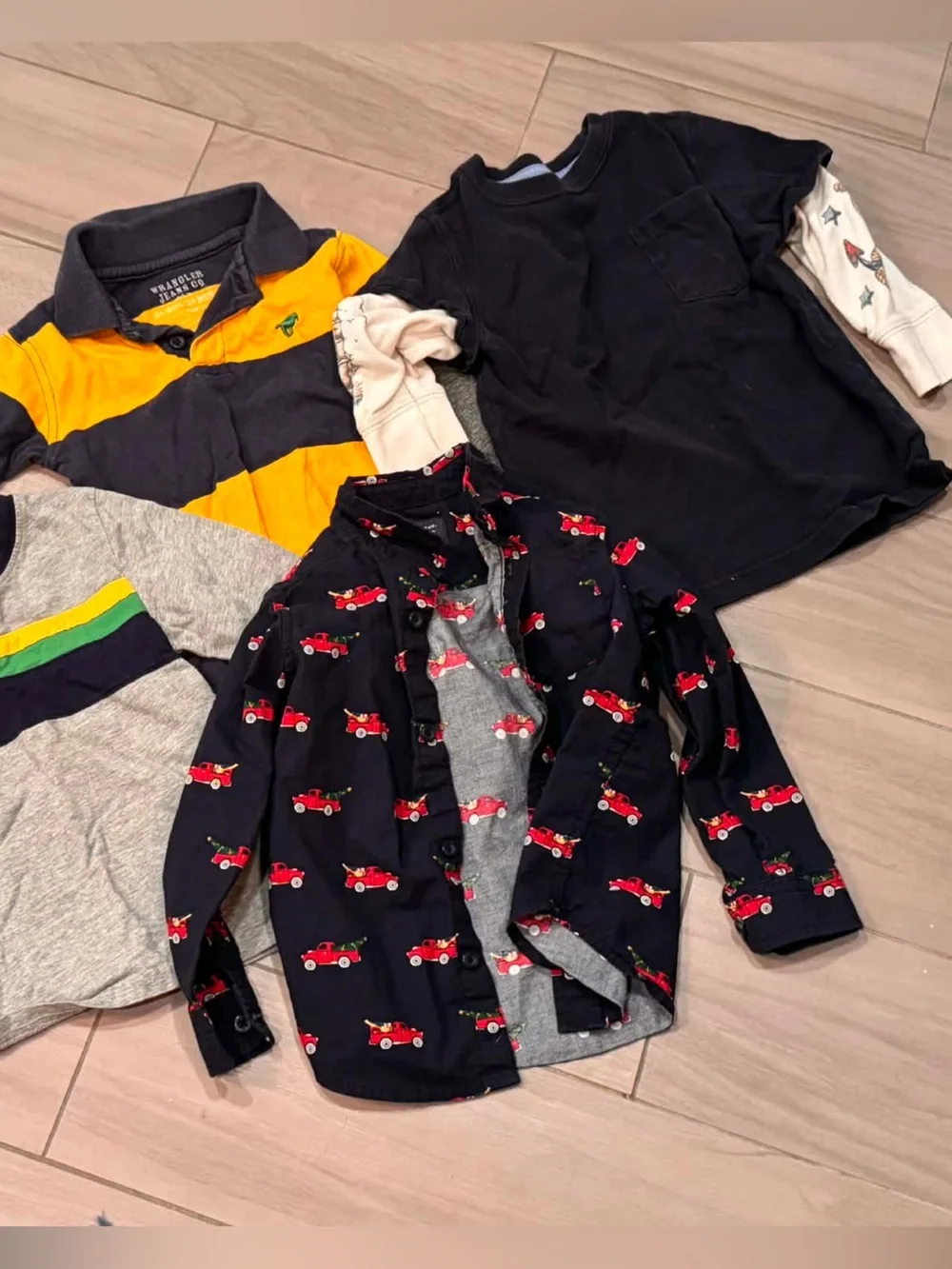 16pc bundle lot 24m 1sleeper 3undies 6onepieces 2shorts 4shirts no stains